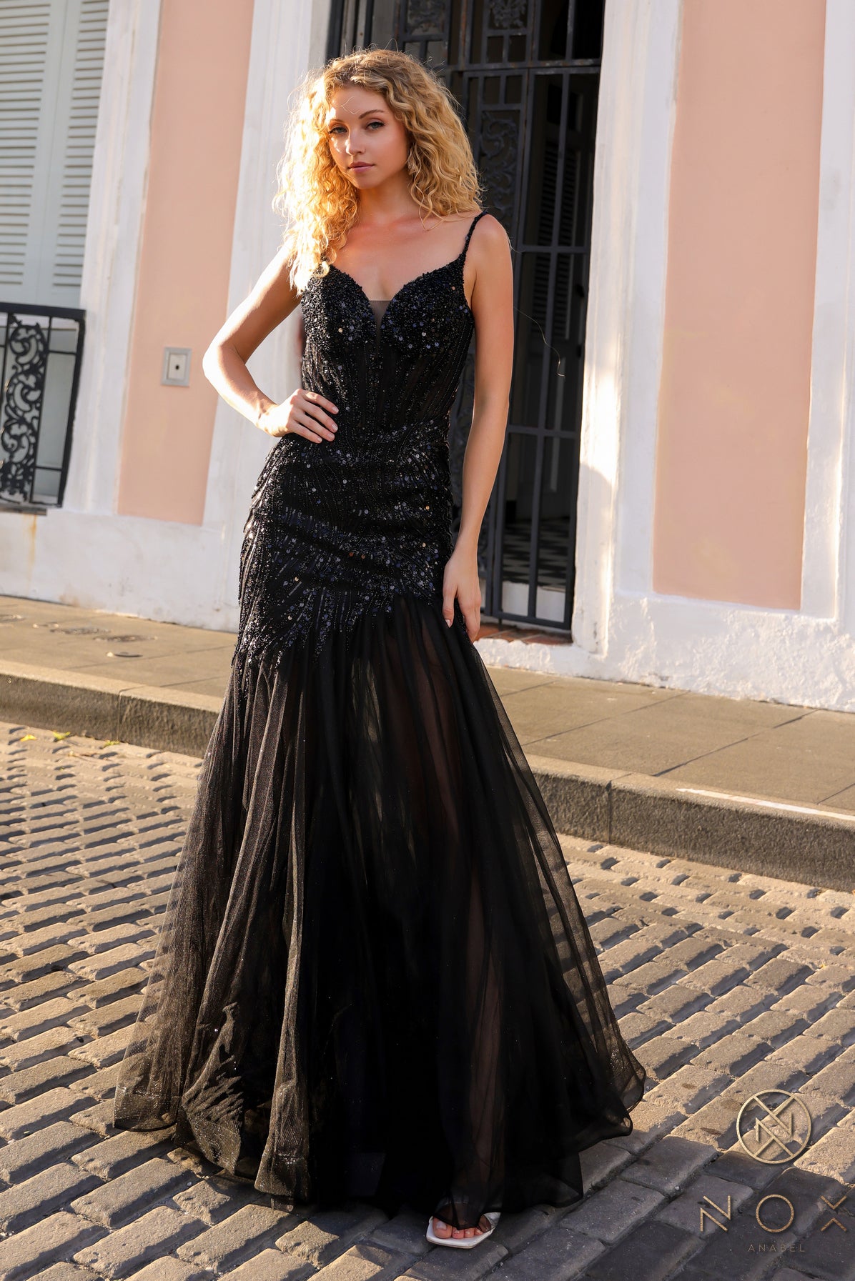 Nox Anabel -F1467 V-Neck Trumpet Dress