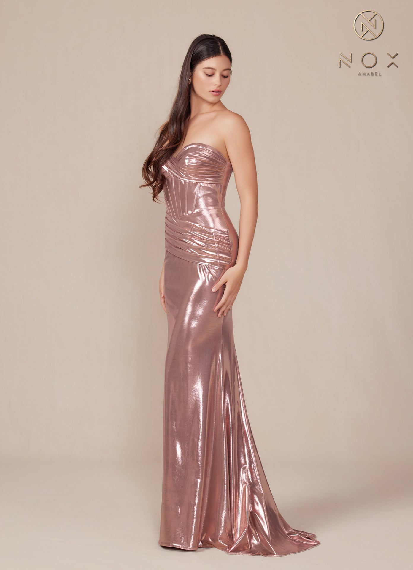 Nox Anabel -T1499 Sweetheart Fitted Metallic Sheath Dress