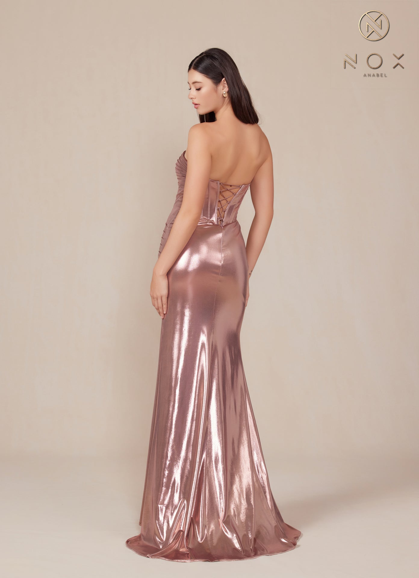 Nox Anabel -T1499 Sweetheart Fitted Metallic Sheath Dress