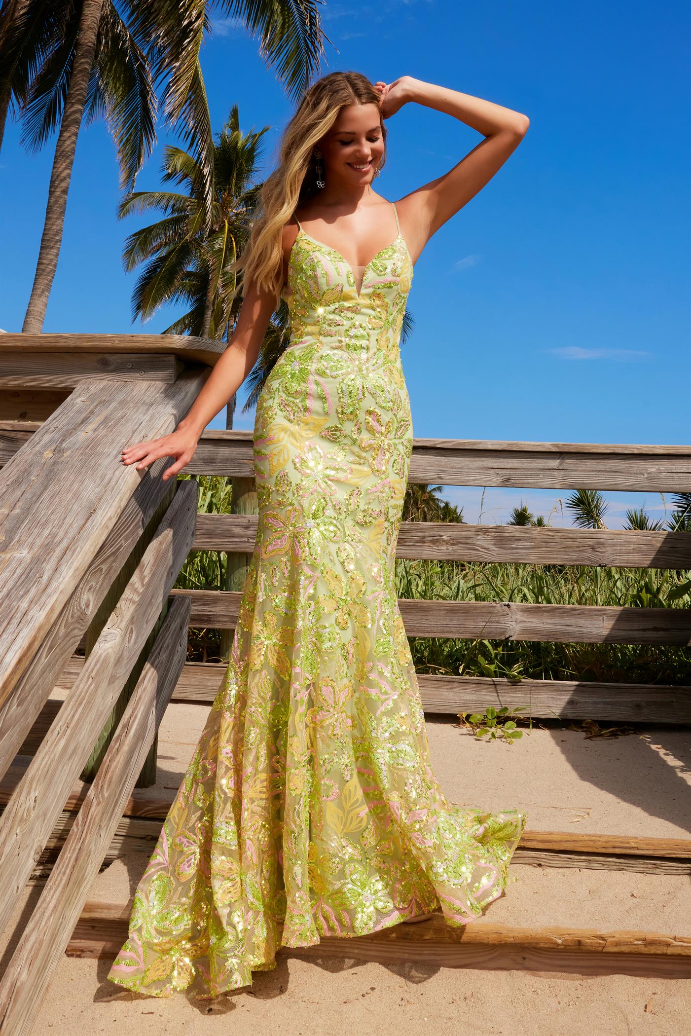 Nox Anabel -Q1540 V-Neck Sequin Applique Prom Mermaid Dress