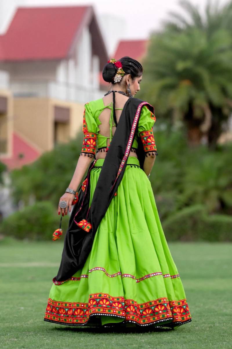 MyFashion -7067 Pure Cotton Plain Gamthi With Lace & Mirror Work Lehenga Choli