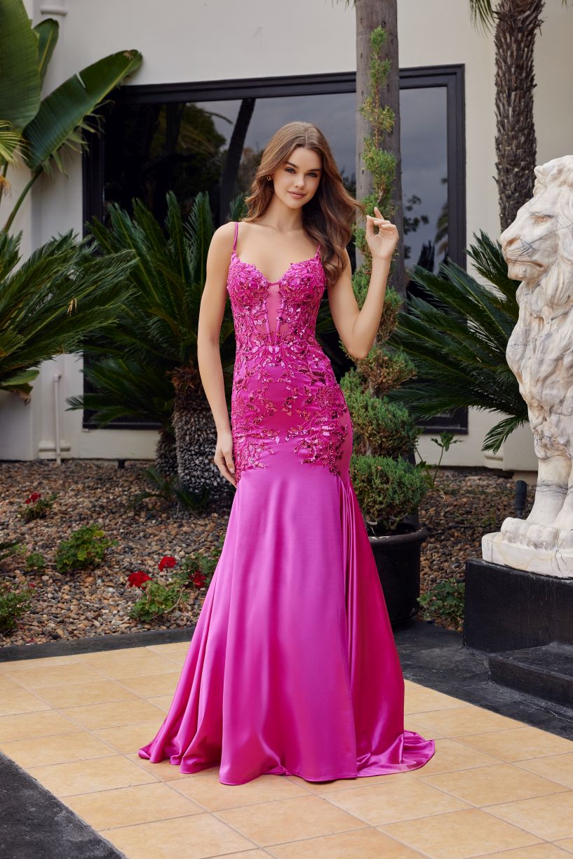 Nox Anabel -E1532 Scoop Neck Sequin Applique Mermaid Dress