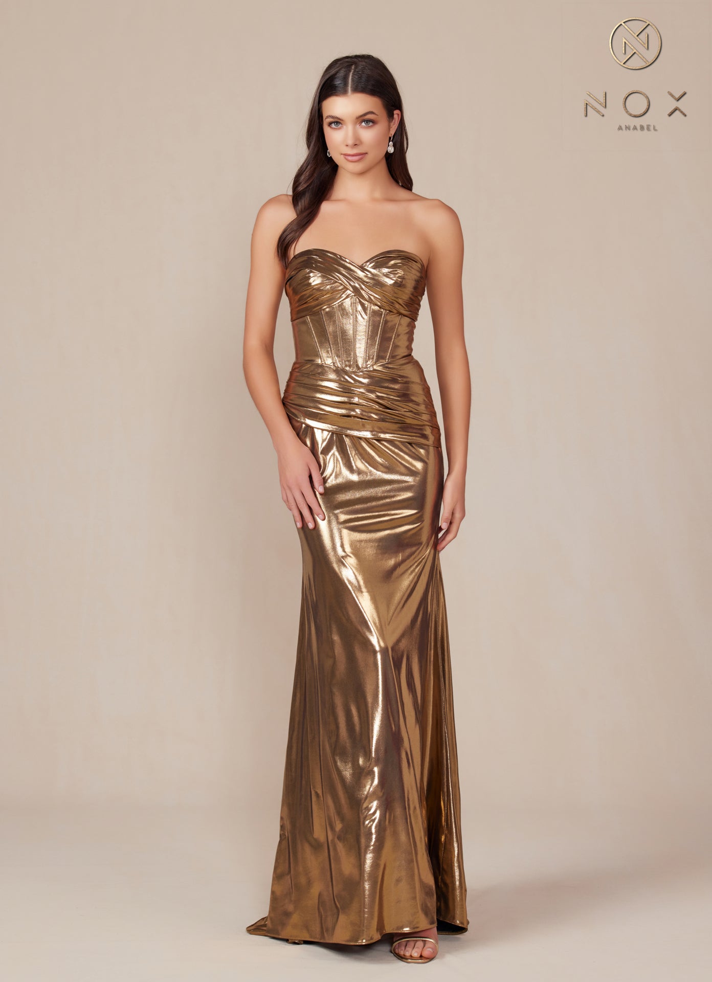 Nox Anabel -T1499 Sweetheart Fitted Metallic Sheath Dress