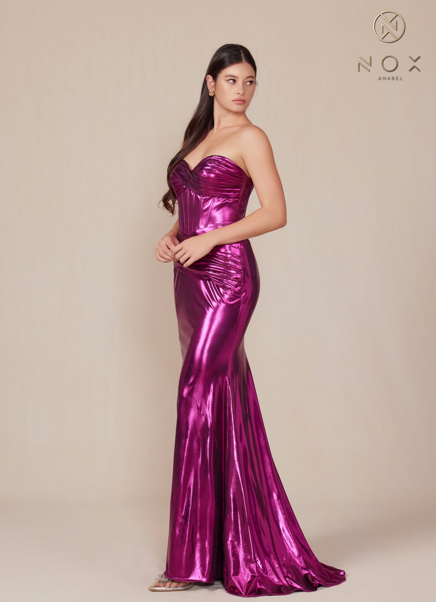 Nox Anabel -T1499 Sweetheart Fitted Metallic Sheath Dress