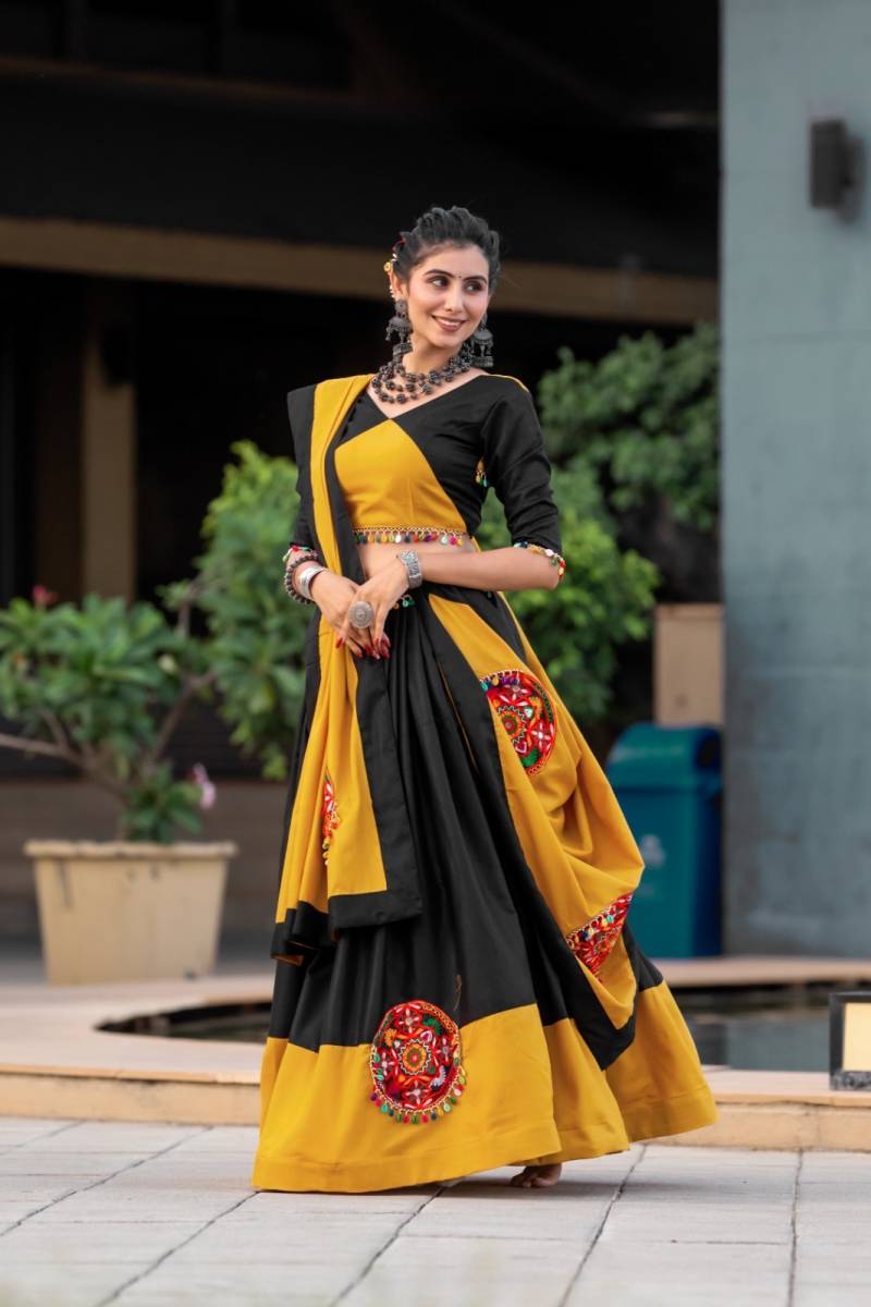 MyFashion -7066 Navratri Pure Cotton Plain Gamthi Mirror Work Lehenga Choli