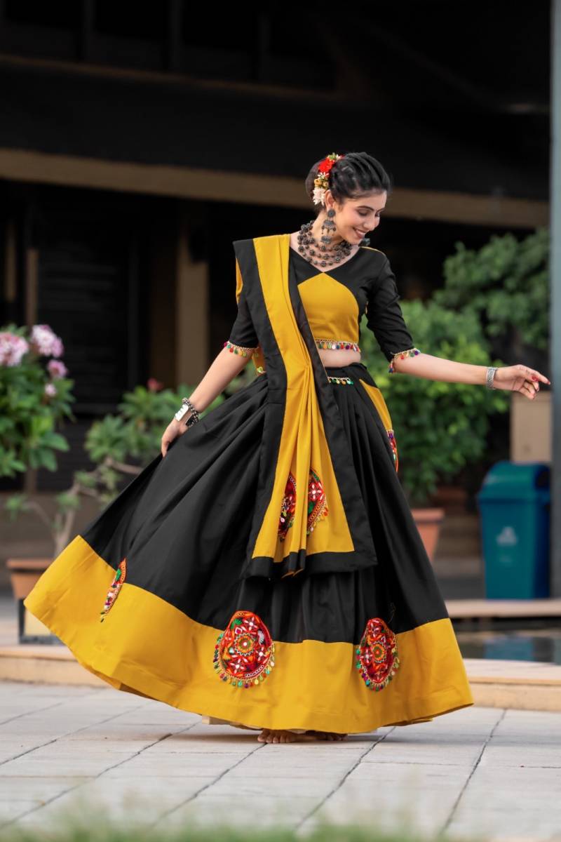 MyFashion -7066 Navratri Pure Cotton Plain Gamthi Mirror Work Lehenga Choli